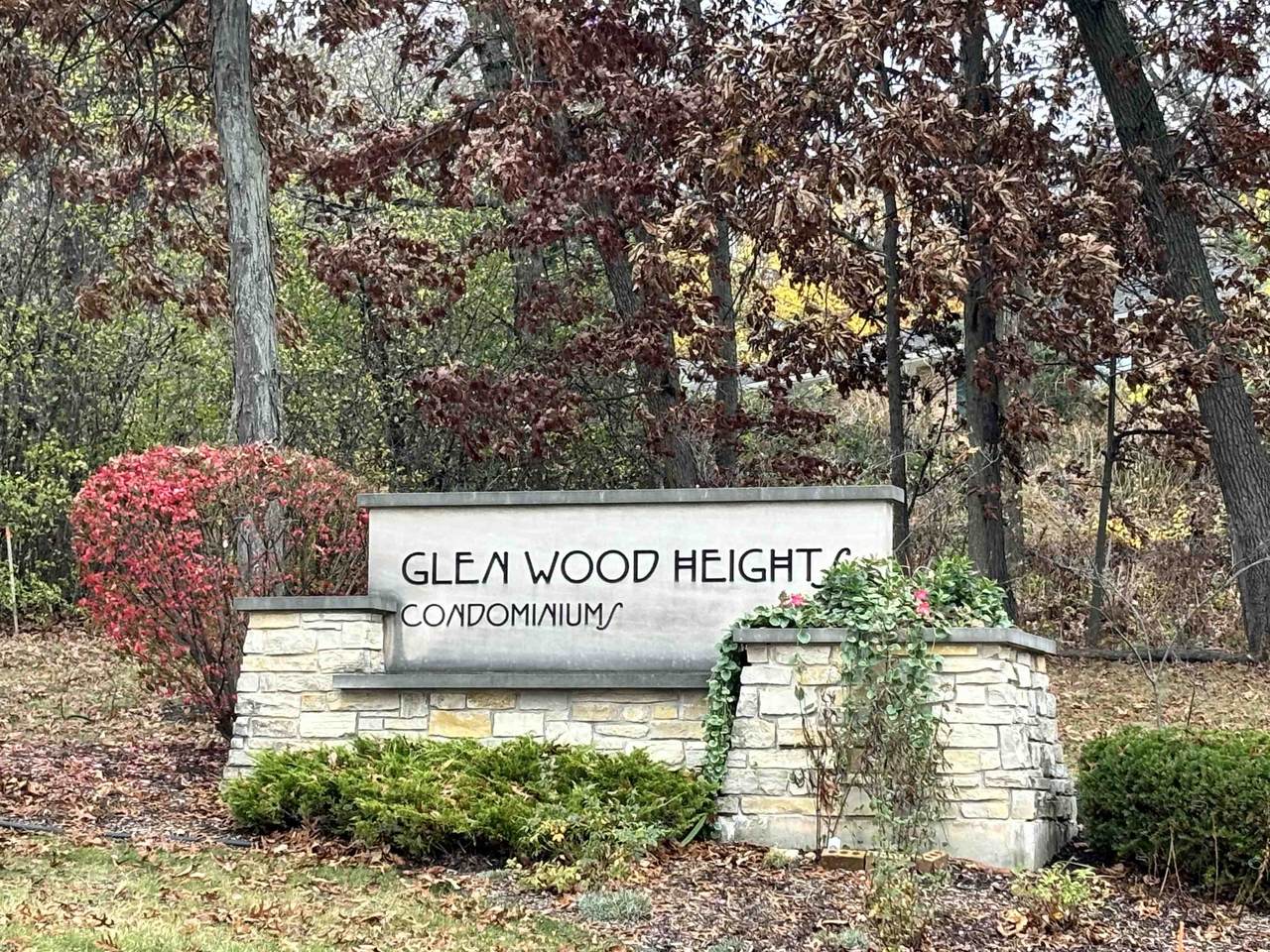 11 Glen Brook Way - Photo 1