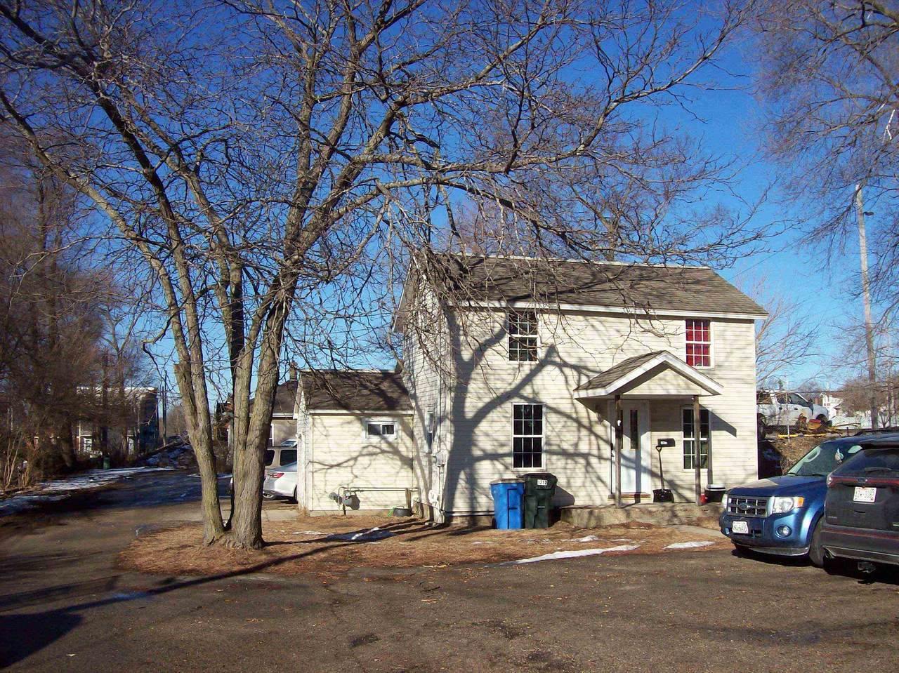1212 Macfarlane Road - Photo 1