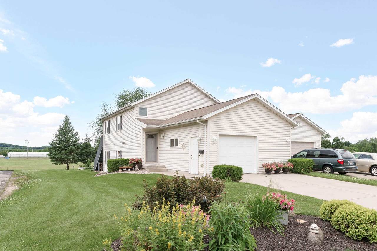 503 Hillview Street - Photo 1