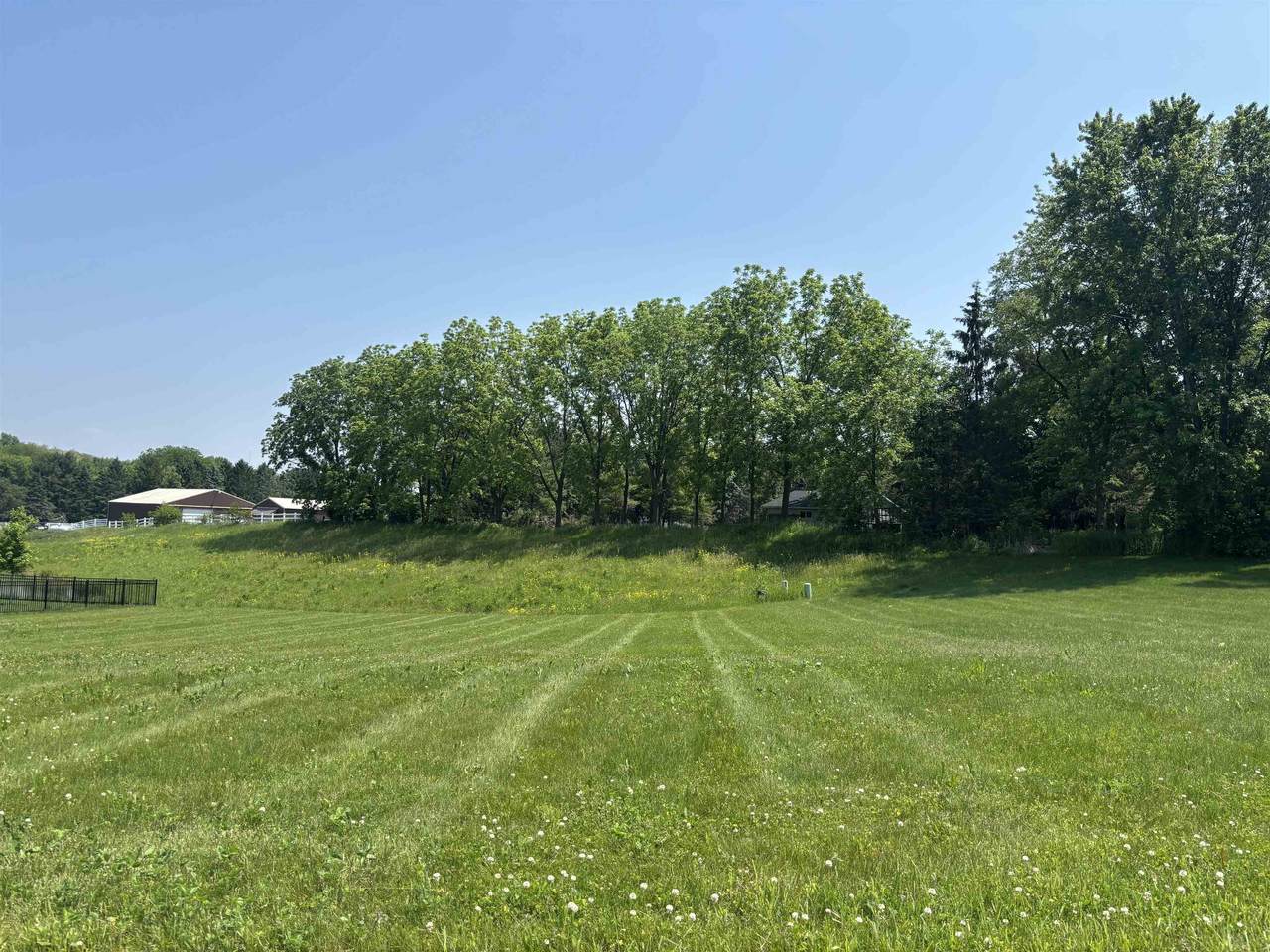 725 Schewe Road - Photo 1