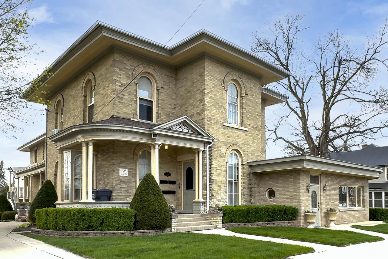 229 Ludington Street - Photo 1