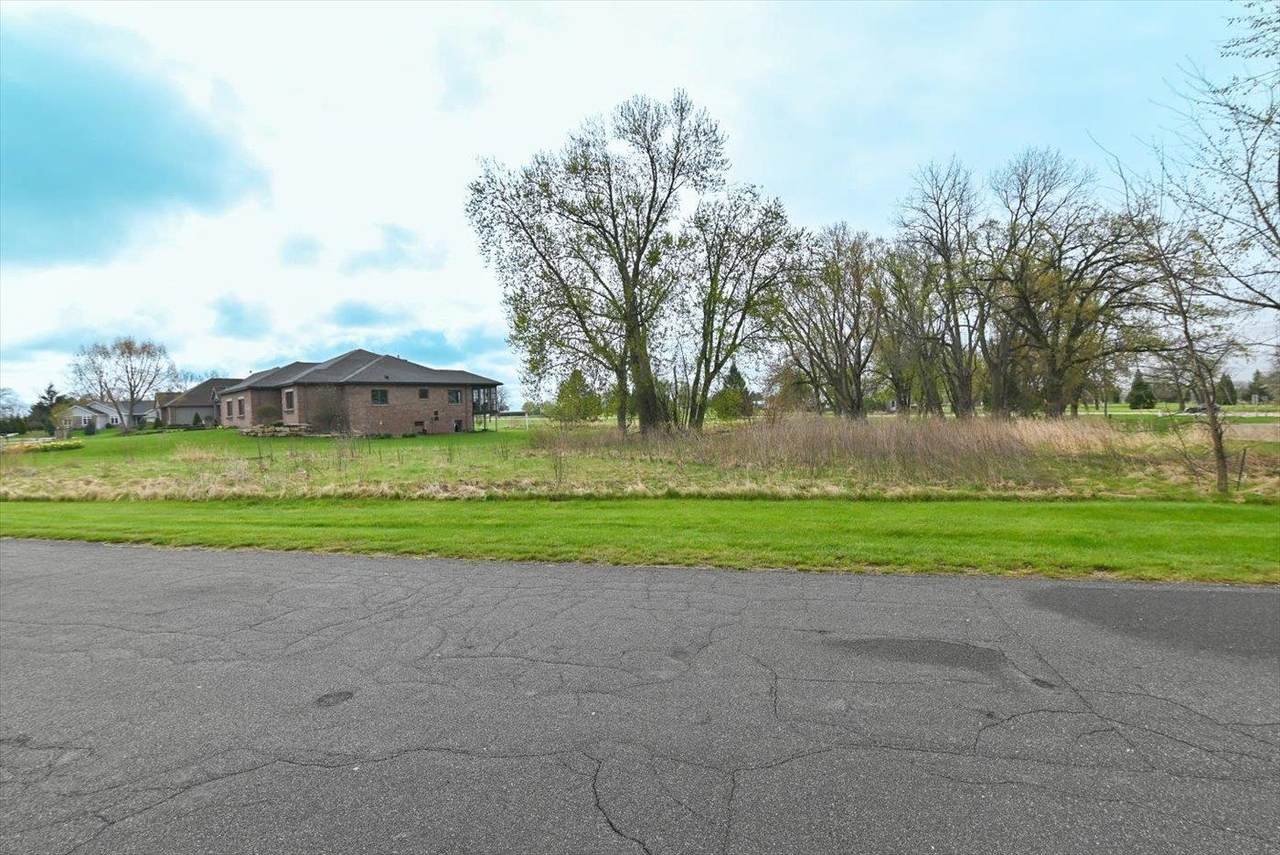 L17 Eldon Way - Photo 1