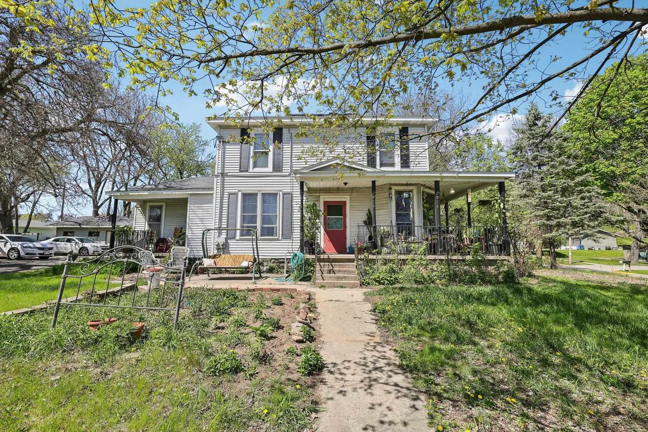 604 9th Avenue - Photo 1