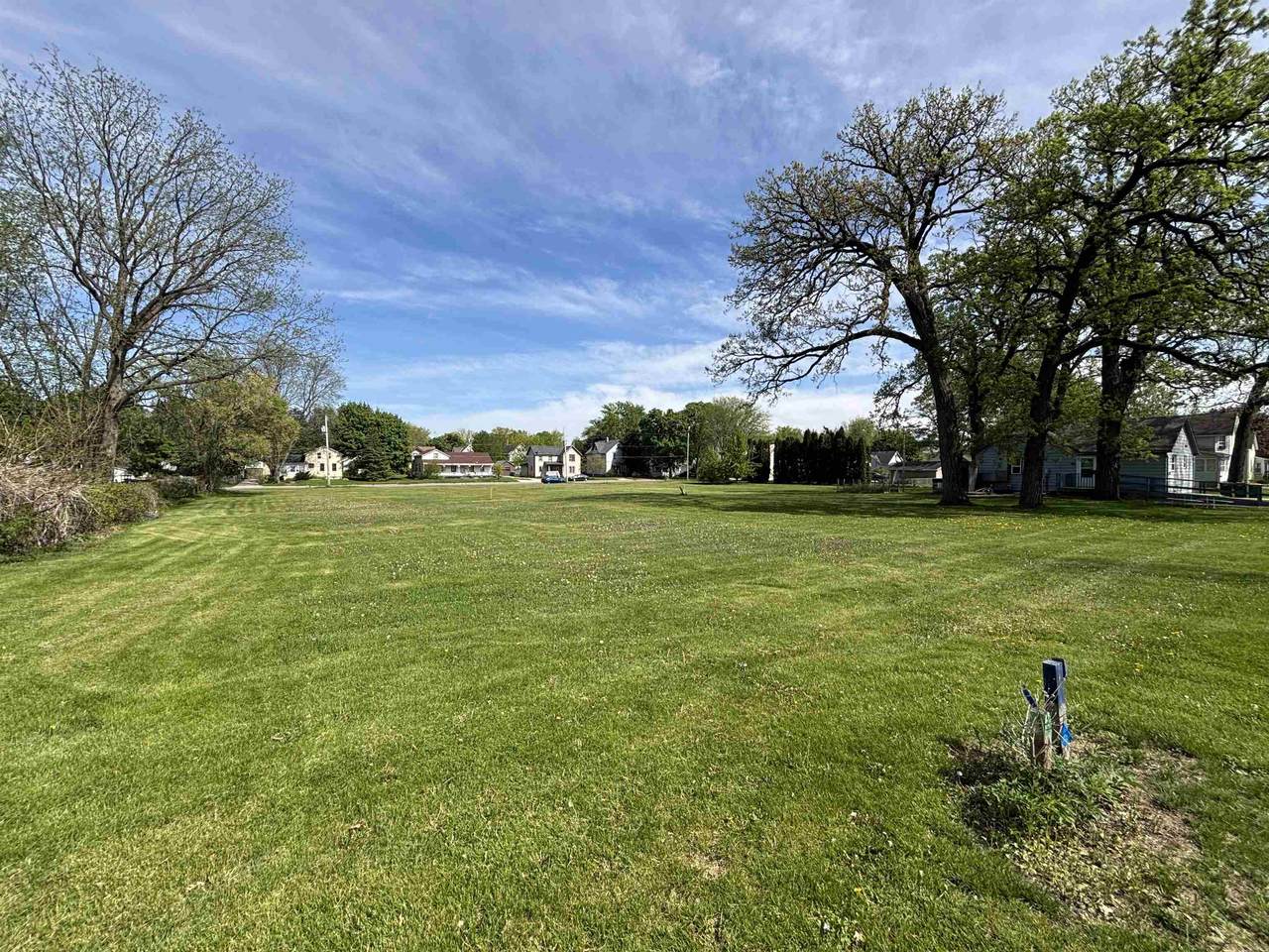 608 Maple Street - Photo 1