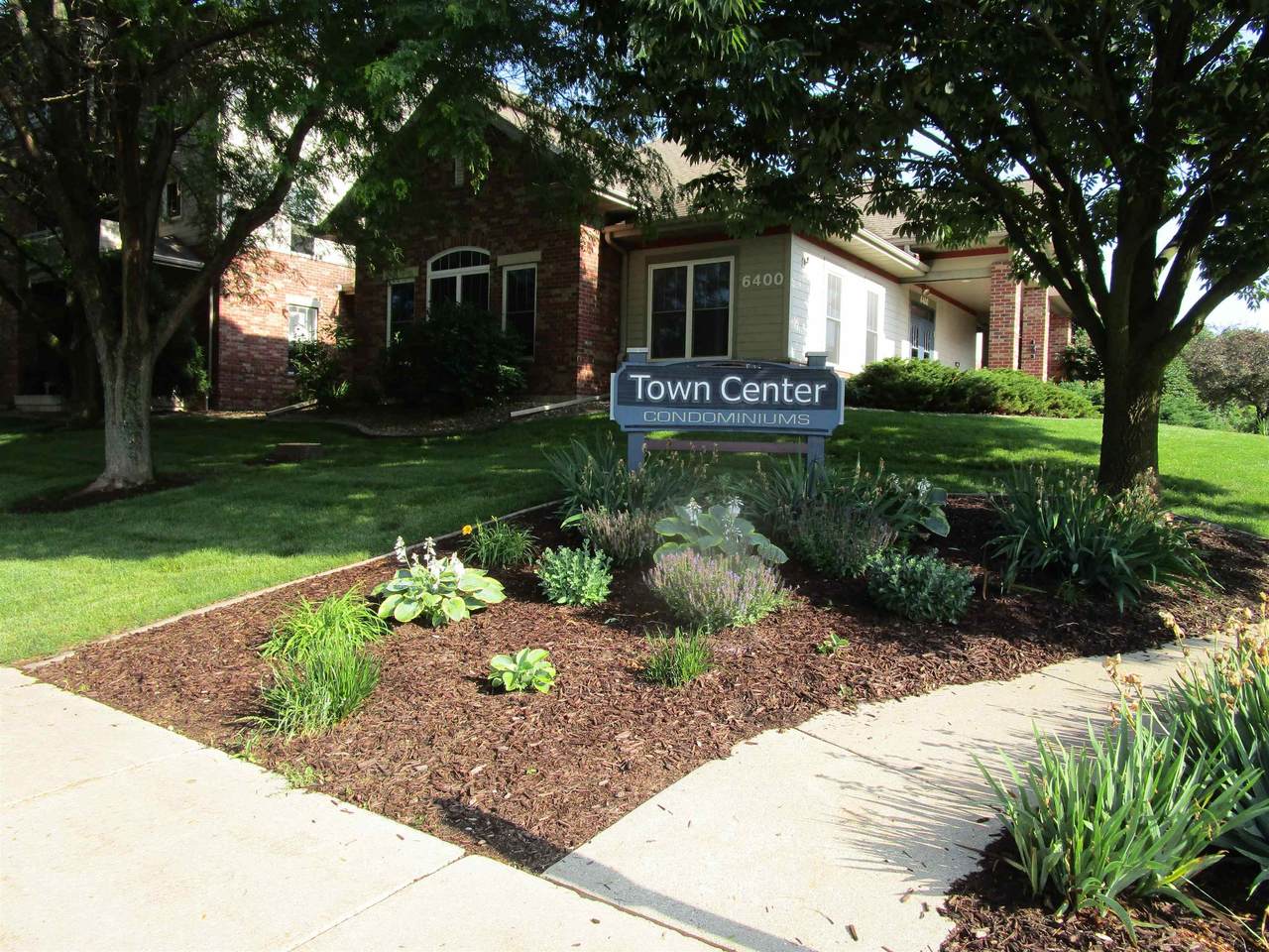 6402 Milwaukee Street - Photo 1