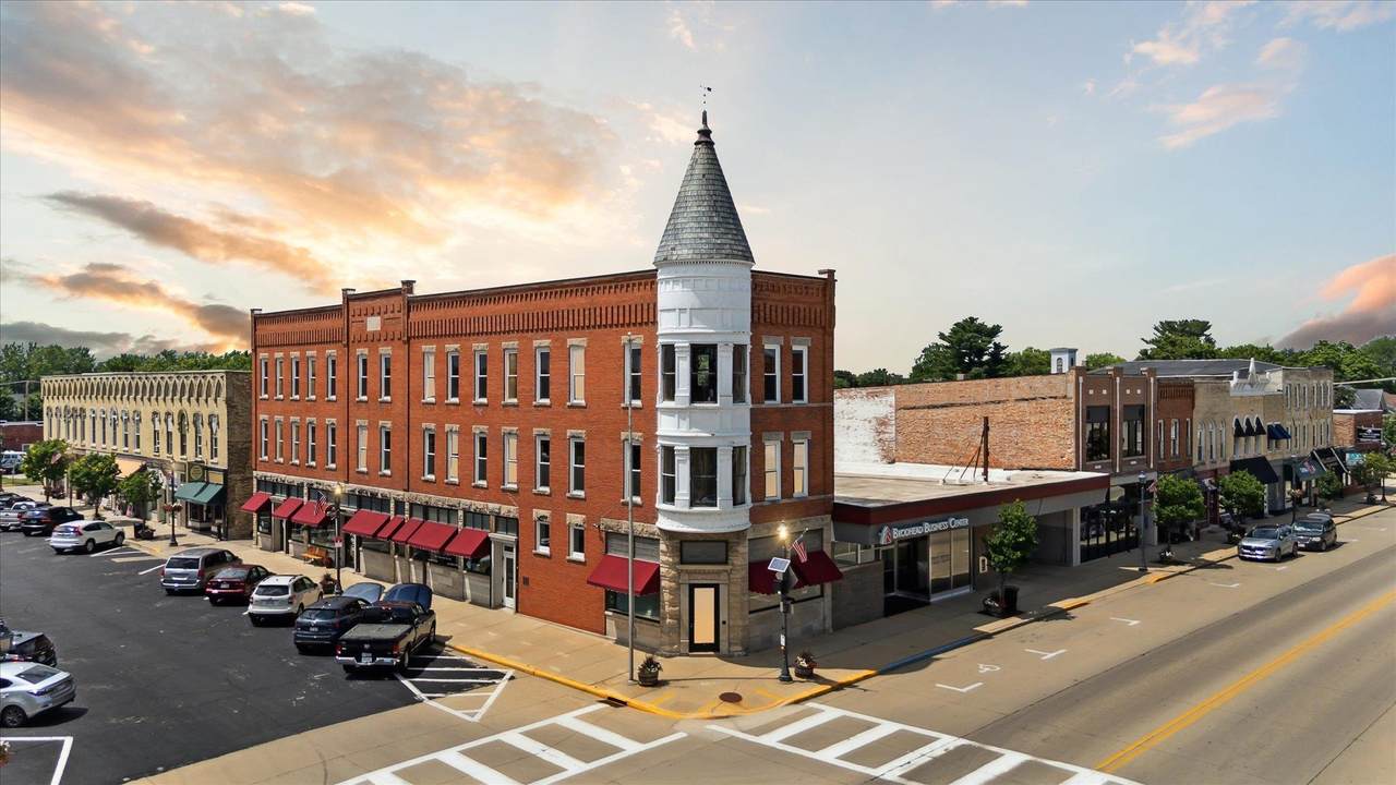 1035 1st Center Avenue - Photo 1