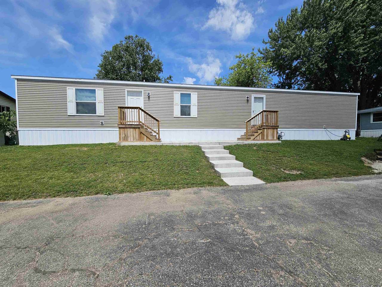 601 Main Street - Photo 1