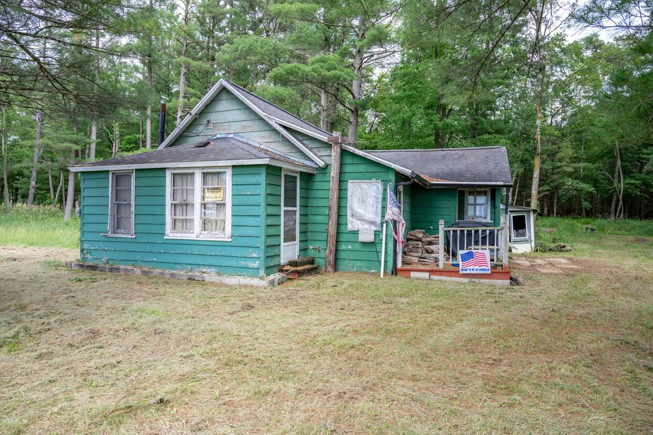 N8276 5th Avenue - Photo 1
