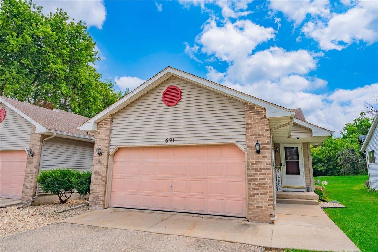 691 Athletic Way - Photo 1