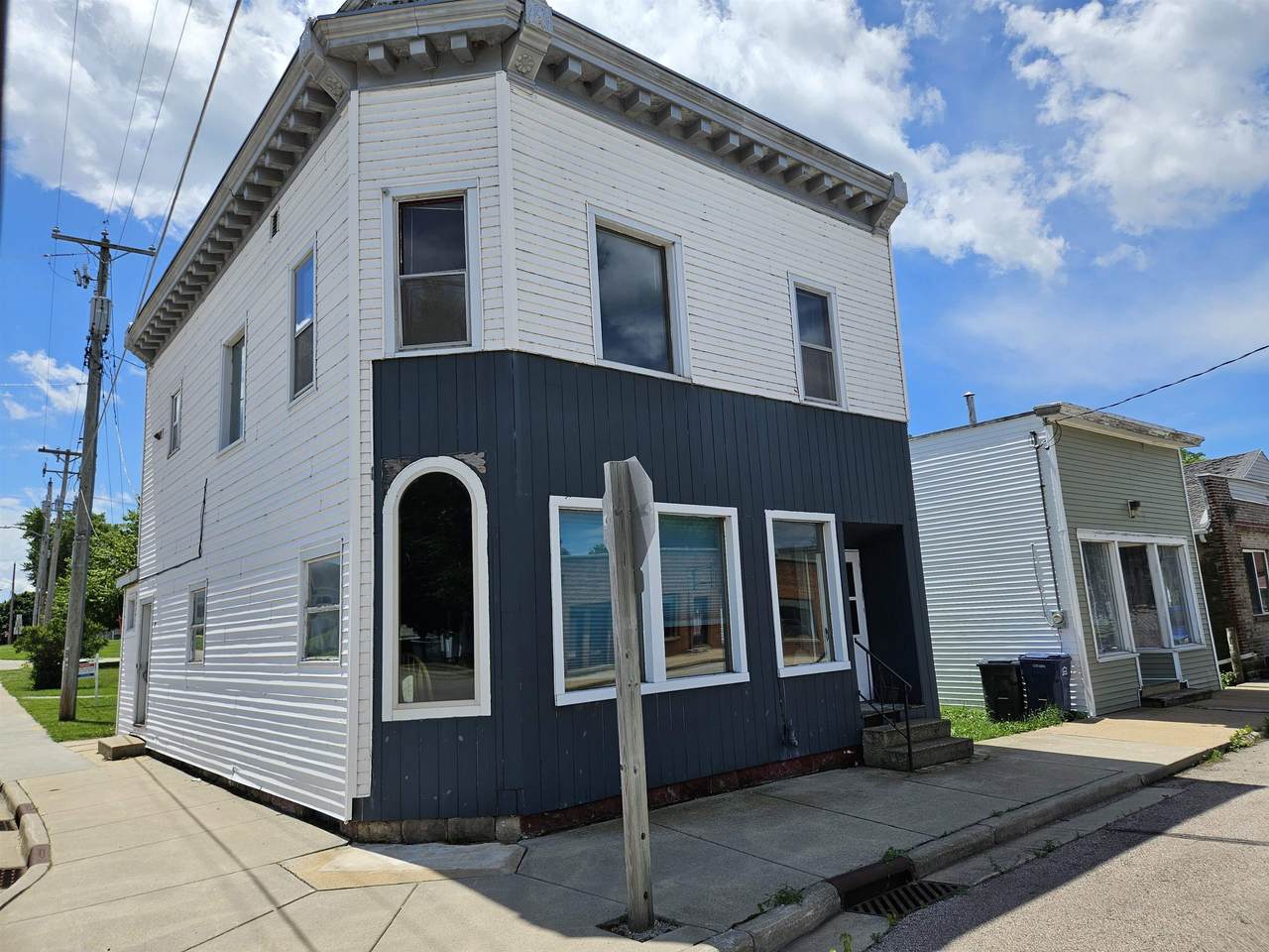 102 Winnebago Street - Photo 1