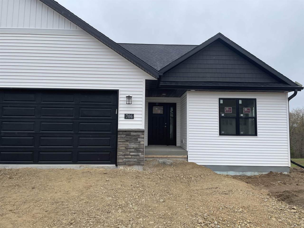 714 Main Street - Photo 1
