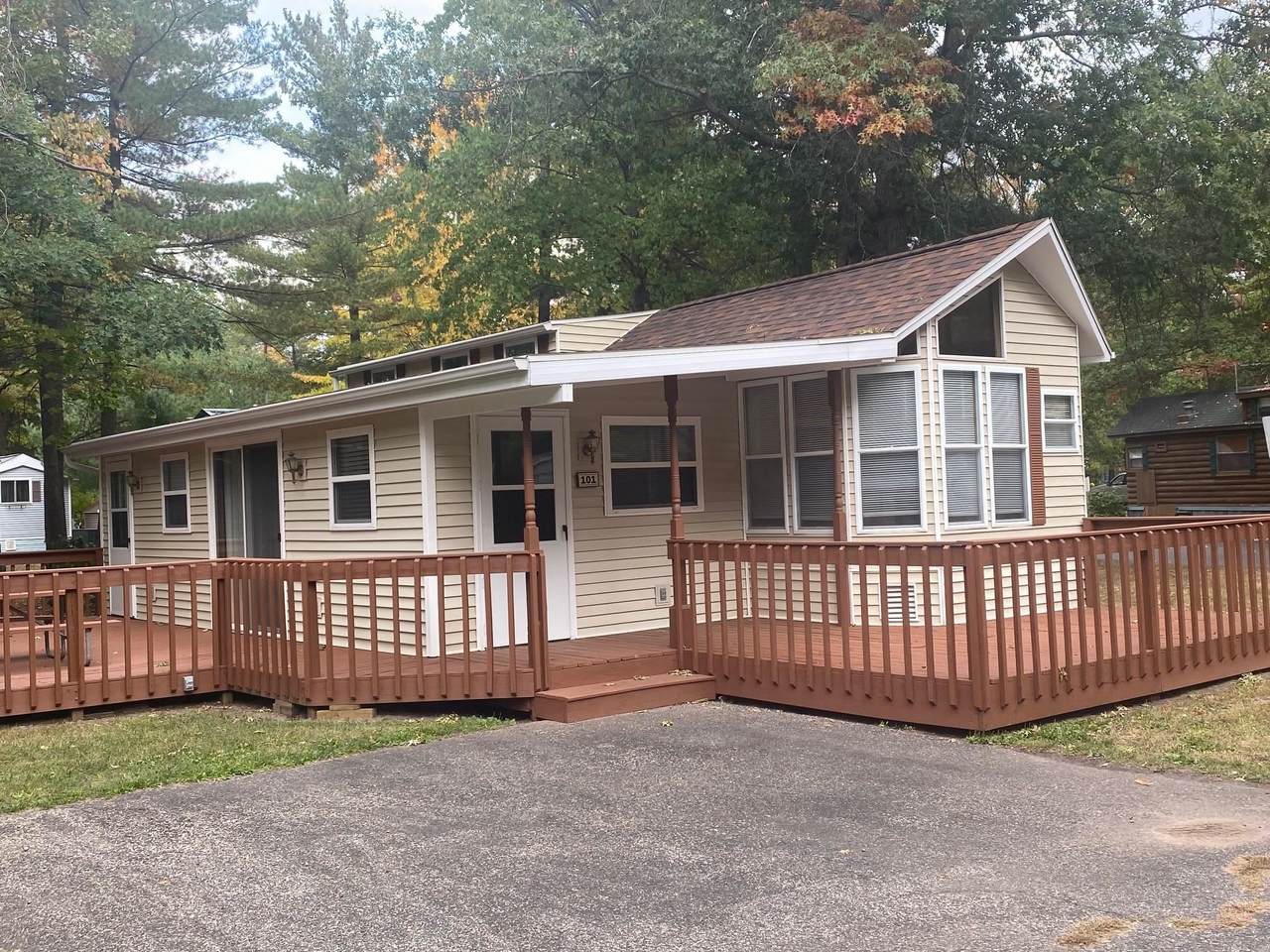 101 Autumn Court - Photo 1
