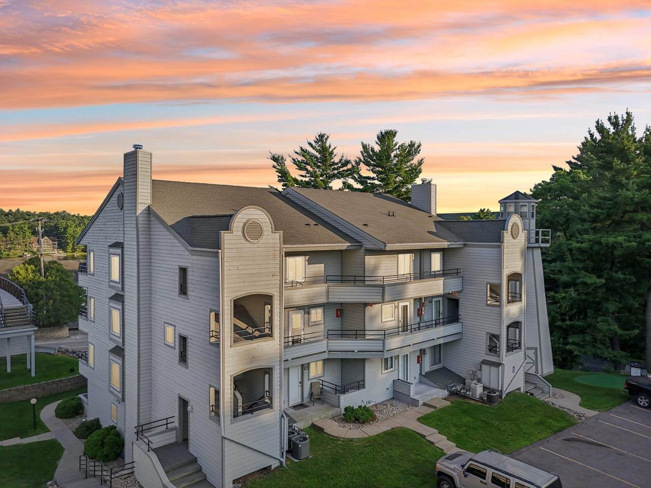 530 Hiawatha Drive - Photo 1