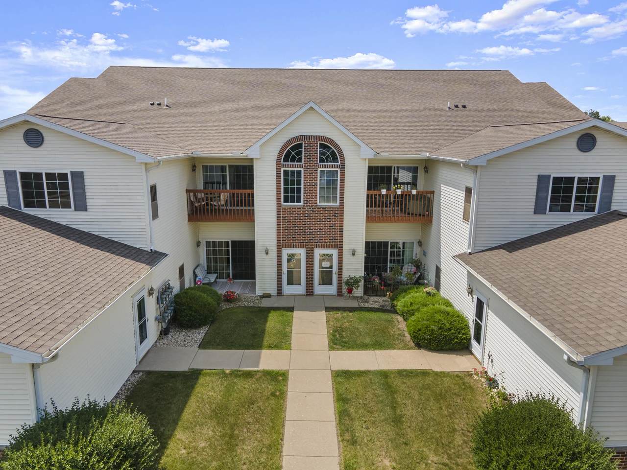 1604 Commonwealth Drive - Photo 1