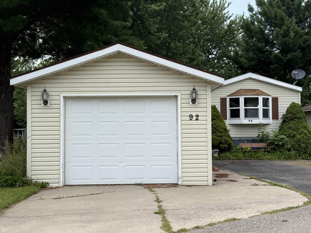 92 Woodland Drive - Photo 1