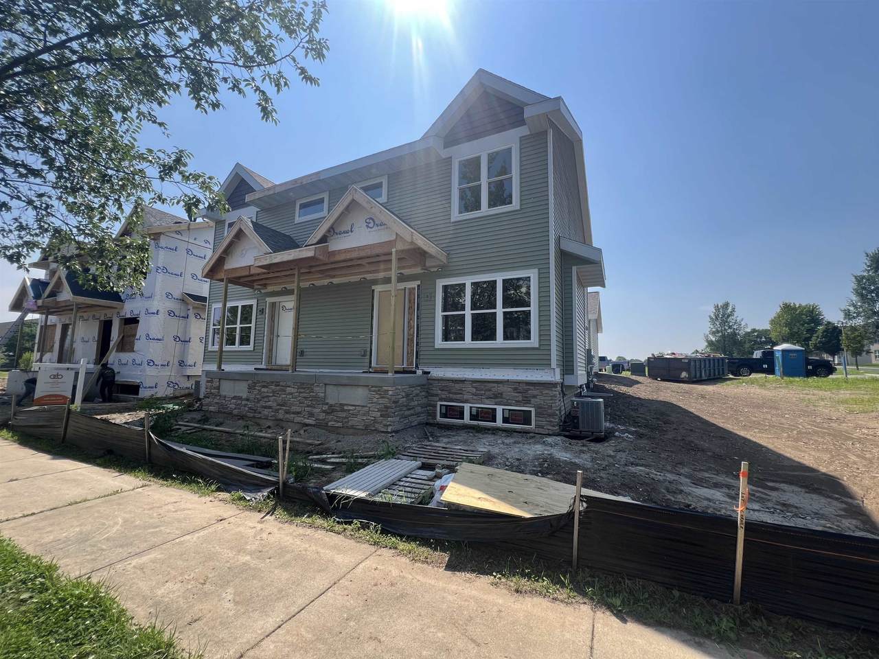 2813 Crinkle Root Drive - Photo 1