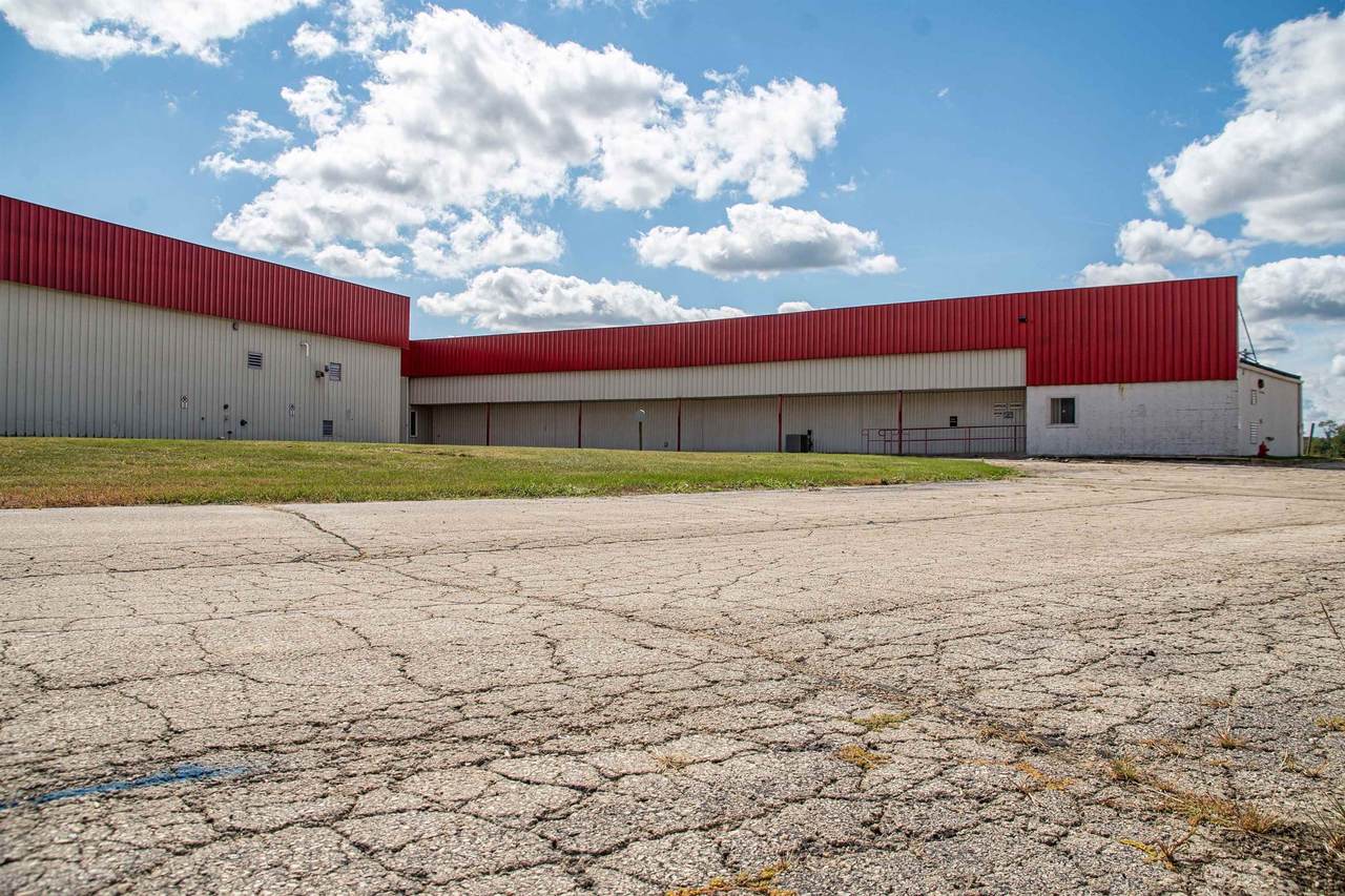 825 Business Highway 151 - Photo 1