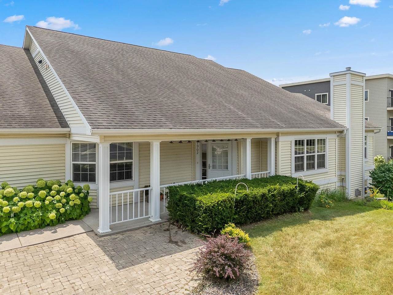 1902 Huntington Park Drive - Photo 1