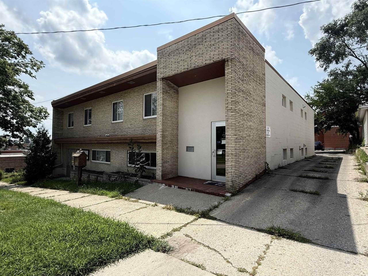 416 College Street - Photo 1
