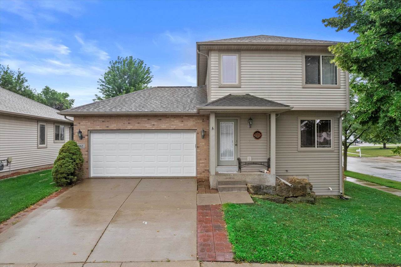562 Lexington Drive - Photo 1