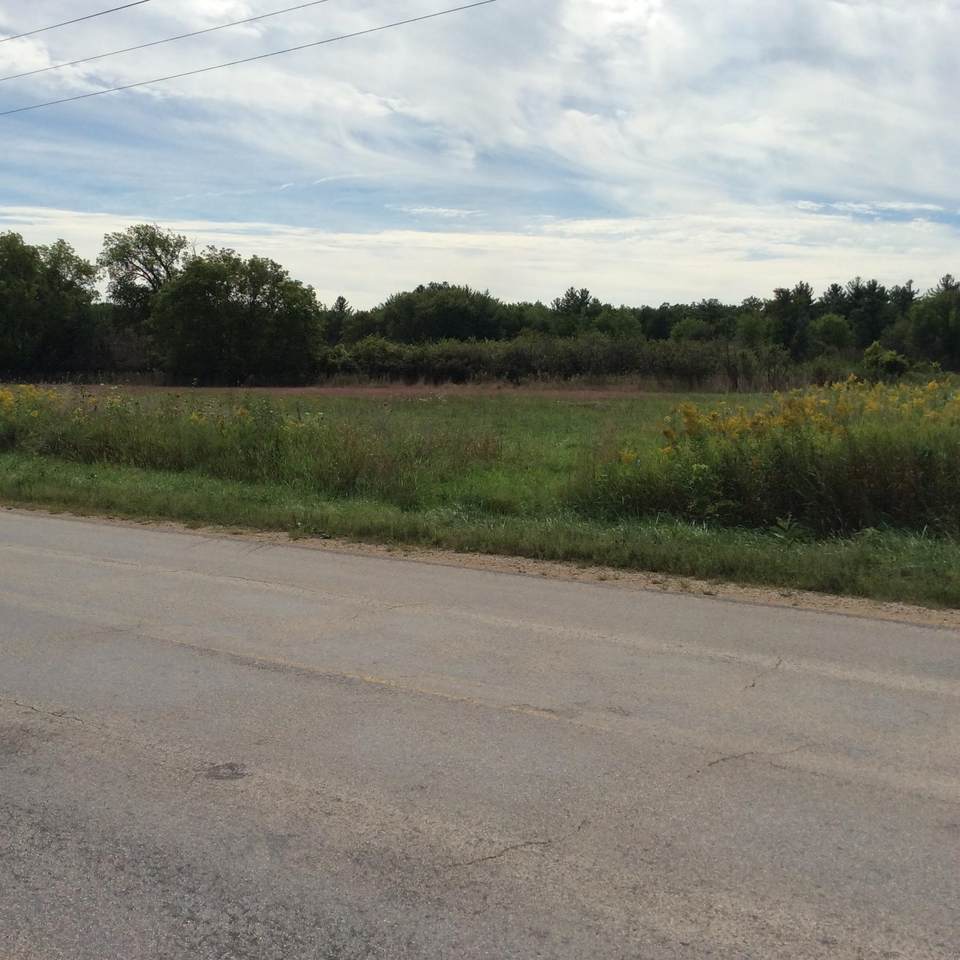 County Highway Et Road - Photo 1