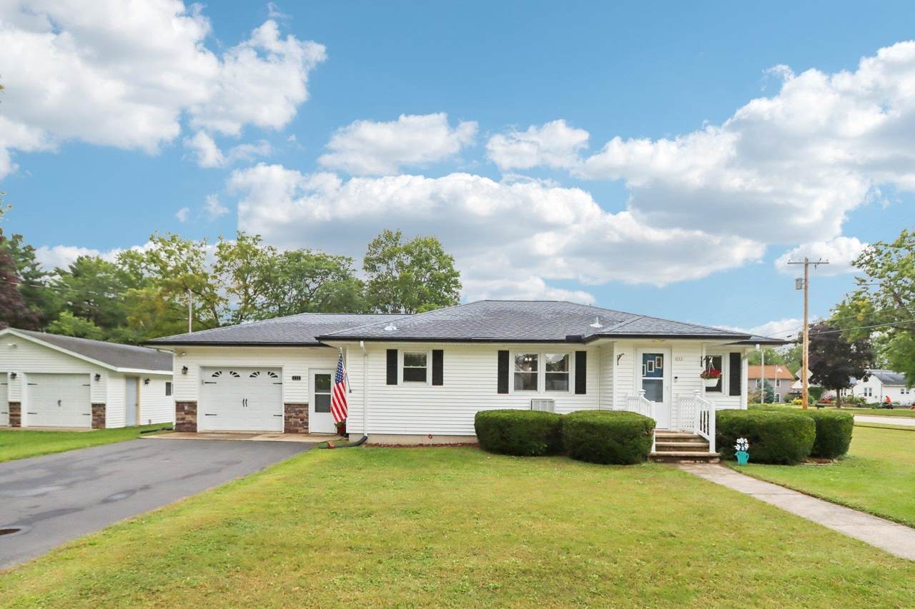 111 Don Street - Photo 1