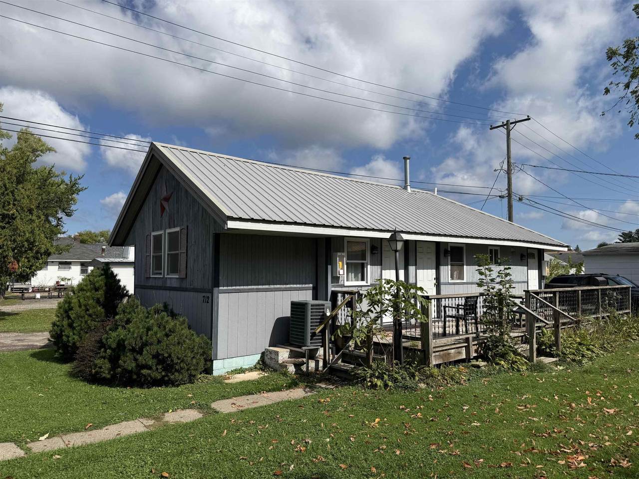 712 Vine Street - Photo 1