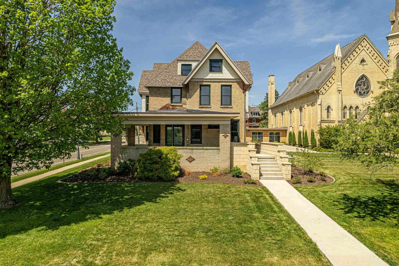 1303 11th Street - Photo 1