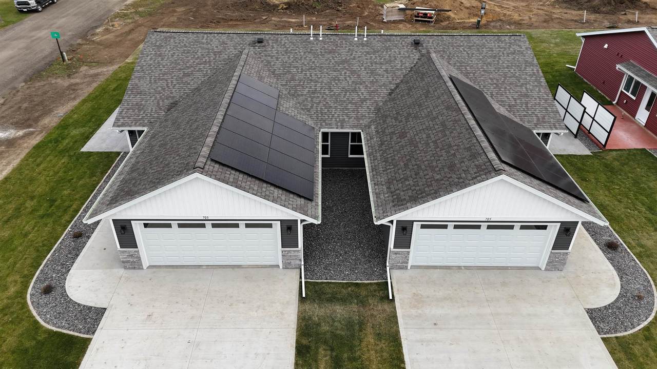 703 / 705 Stelting Street - Photo 1