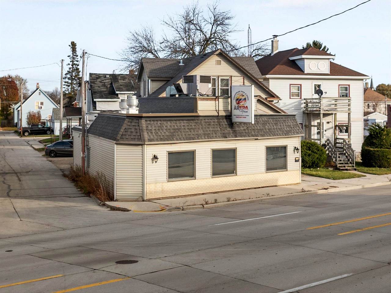 1733-1735 Calumet Drive - Photo 1