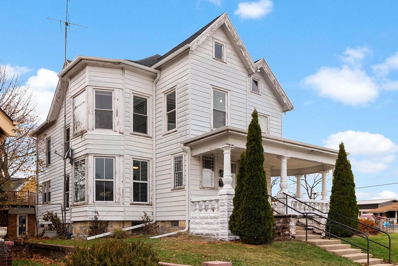 1420 9th Street - Photo 1