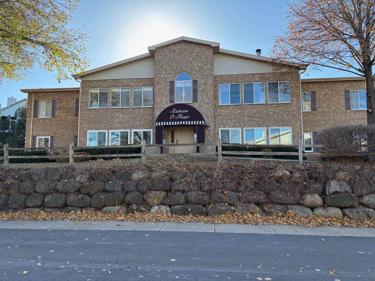 1604 Golf Glen - Photo 1