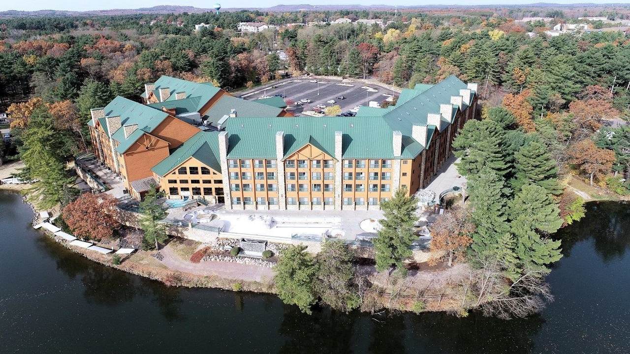 350 Hiawatha Drive - Photo 1