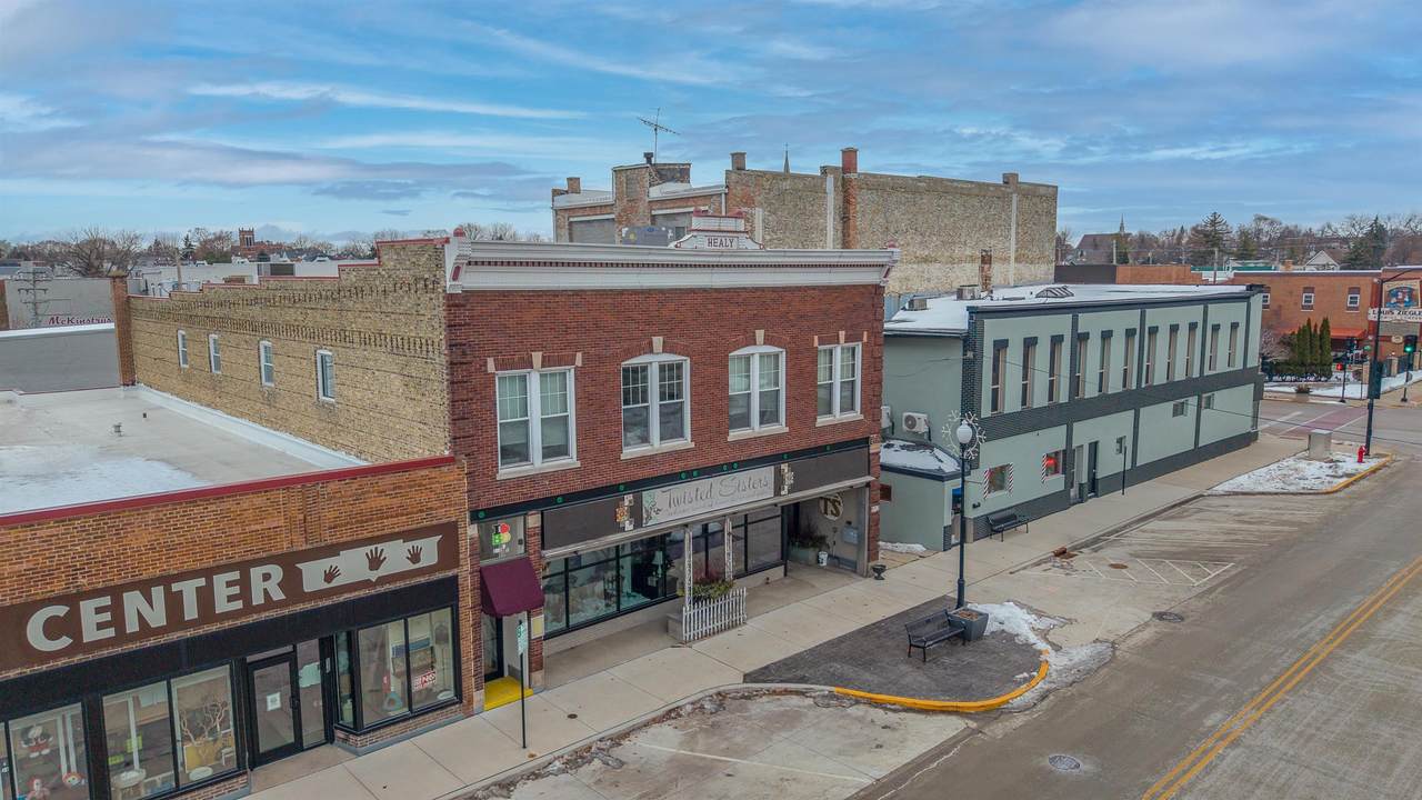 112-1/2 Spring Street - Photo 1