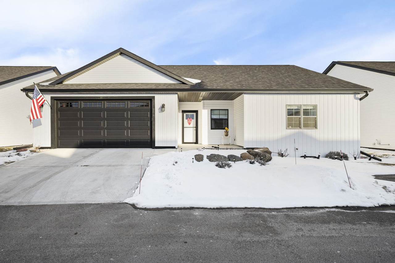 204 Bonnie Lane - Photo 1