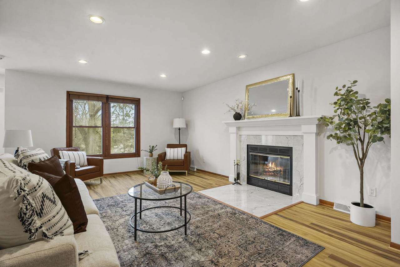 843 Hemlock Drive - Photo 1