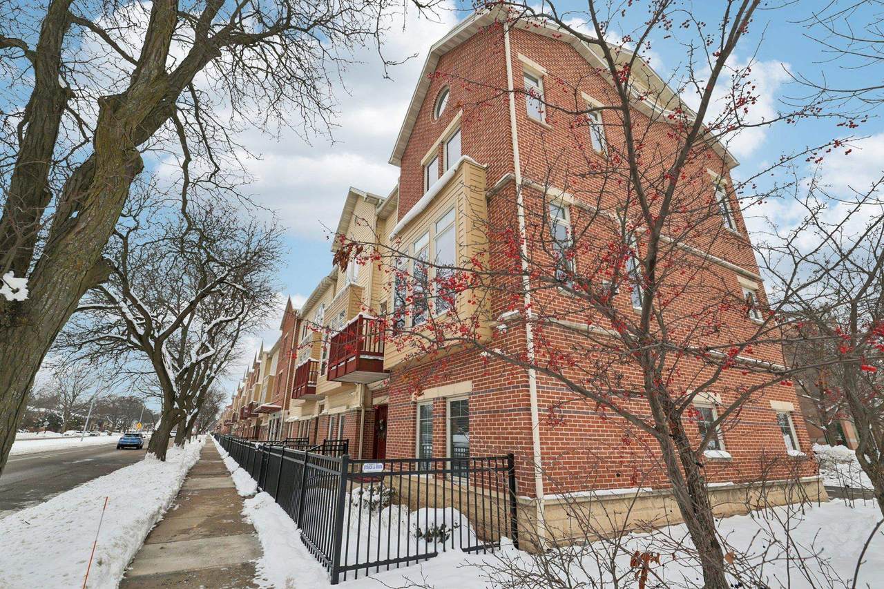 694 Midvale Boulevard - Photo 1