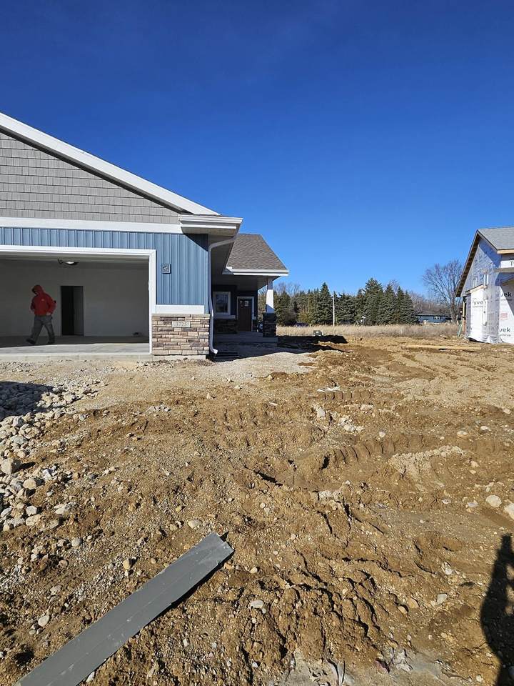 3725 Newcastle Drive - Photo 1