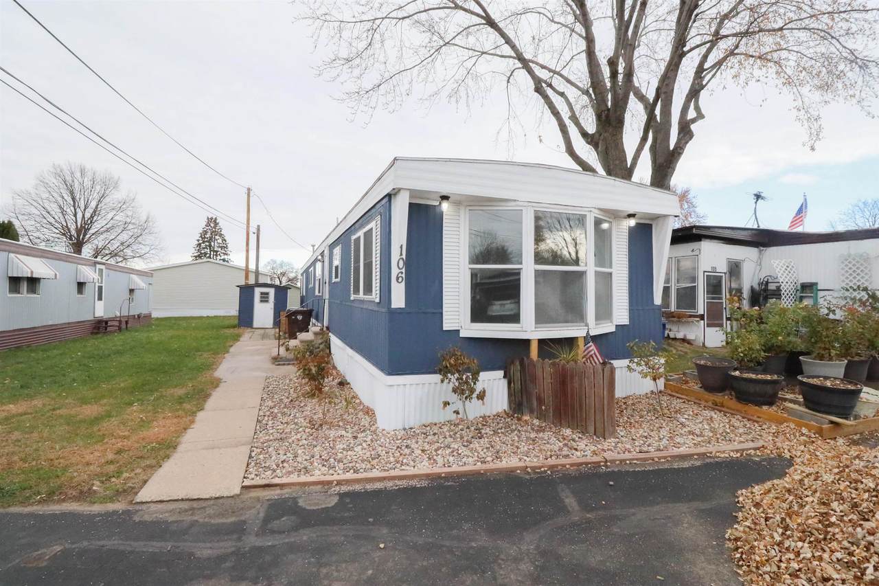 1025 Oak Avenue - Photo 1