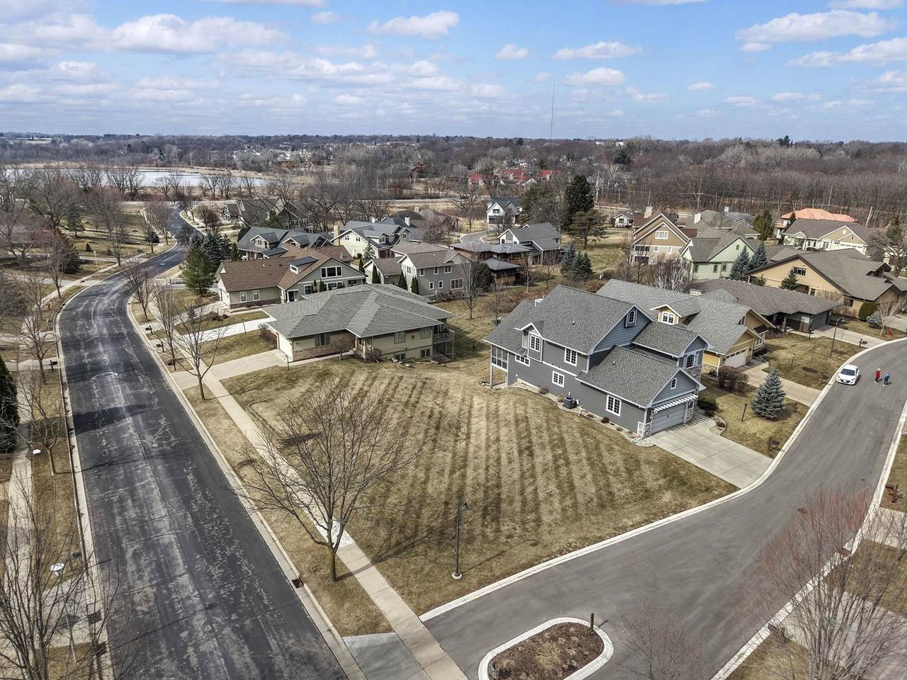 11 Arboredge Way - Photo 1