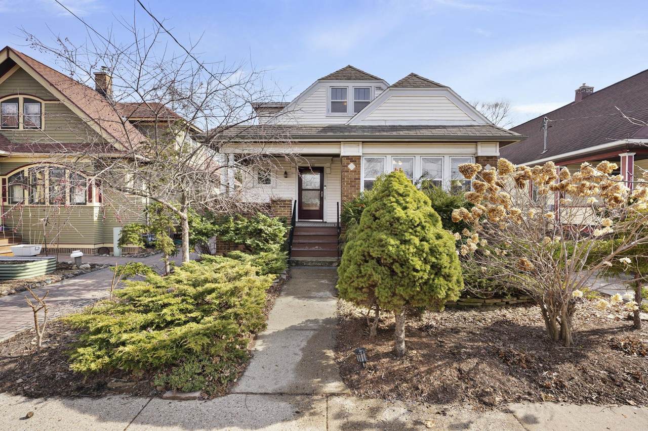 1433 Spaight Street - Photo 1