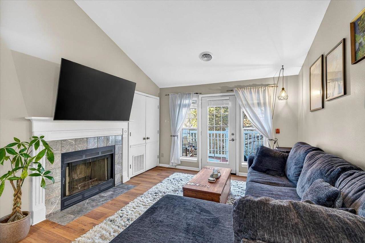 926 Harbor House Drive - Photo 1