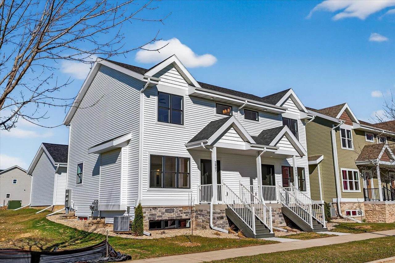 2807 Crinkle Root Drive - Photo 1