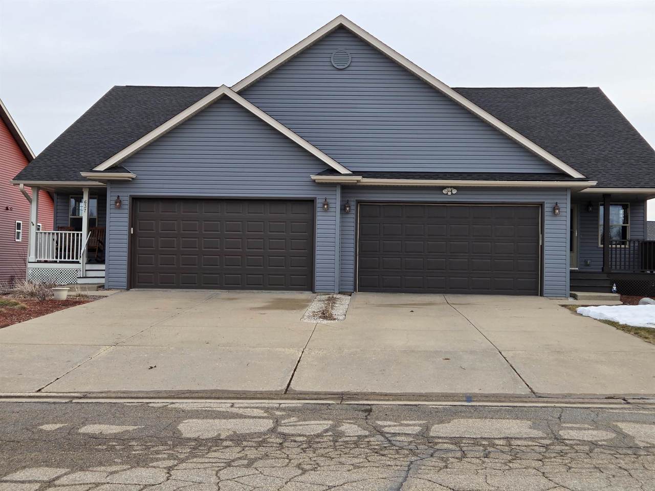 637 Garfield Avenue - Photo 1