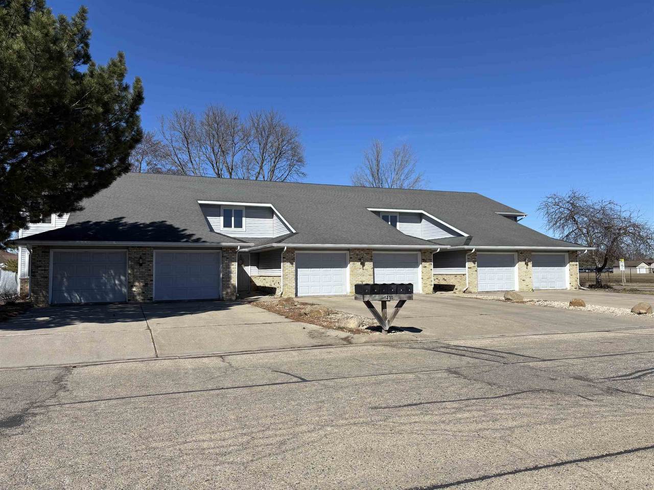 1320 Lincoln Avenue - Photo 1
