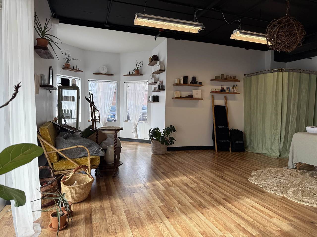 https://bt-photos.global.ssl.fastly.net/madison/1280_boomver_1_2019135-2.jpg