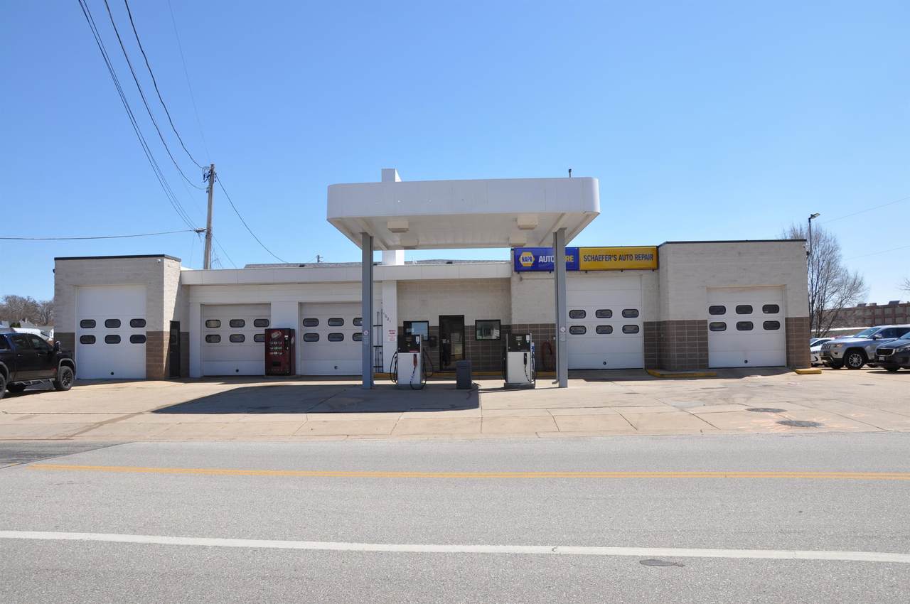 1021 3rd Street - Photo 1
