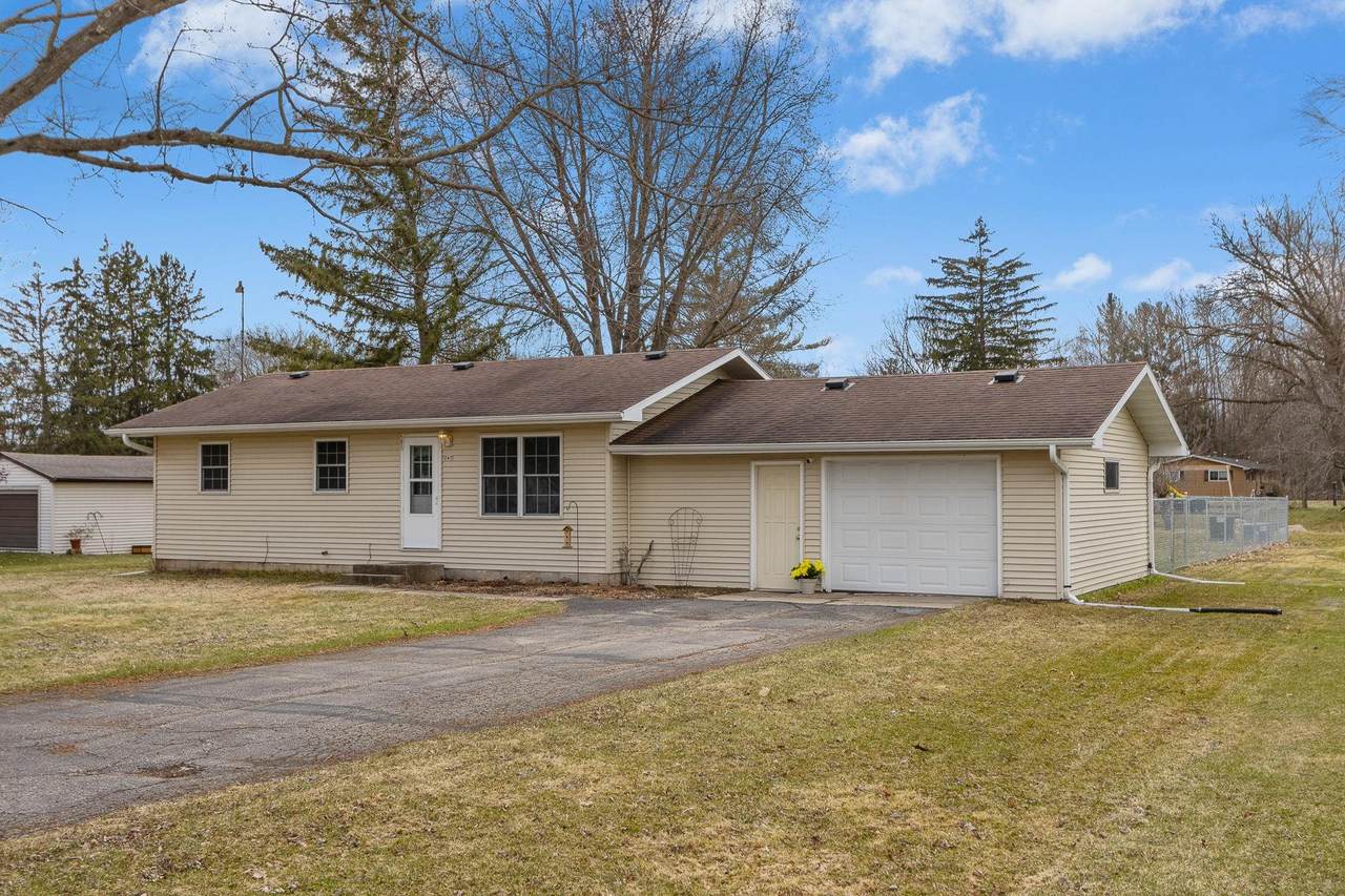 247 Monroe Street - Photo 1