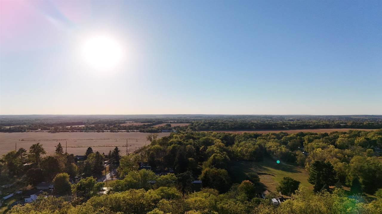 2331 St Lawrence Avenue - Photo 1