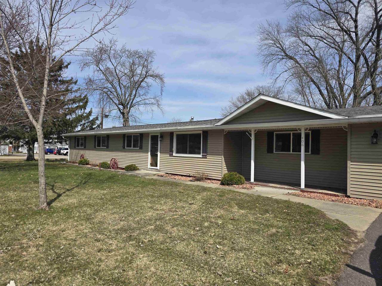 406 Cardinal Drive - Photo 1